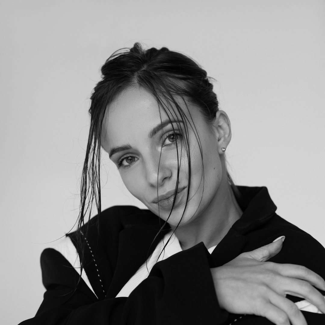 <em>Isabel  Granados</em>